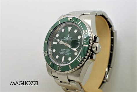 rolex submariner verde secondo polso